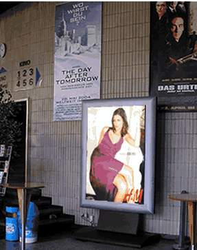 i MULTI-POSTER hanno numerosi formati e modelli con MANIFESTI ROTANTI RETROILLUMINATI...